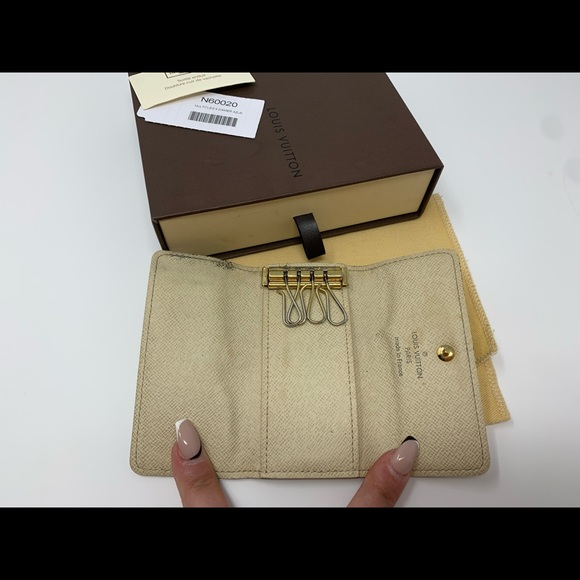 Louis Vuitton Damier Azur 4 Key Holder - Picture 5 of 11